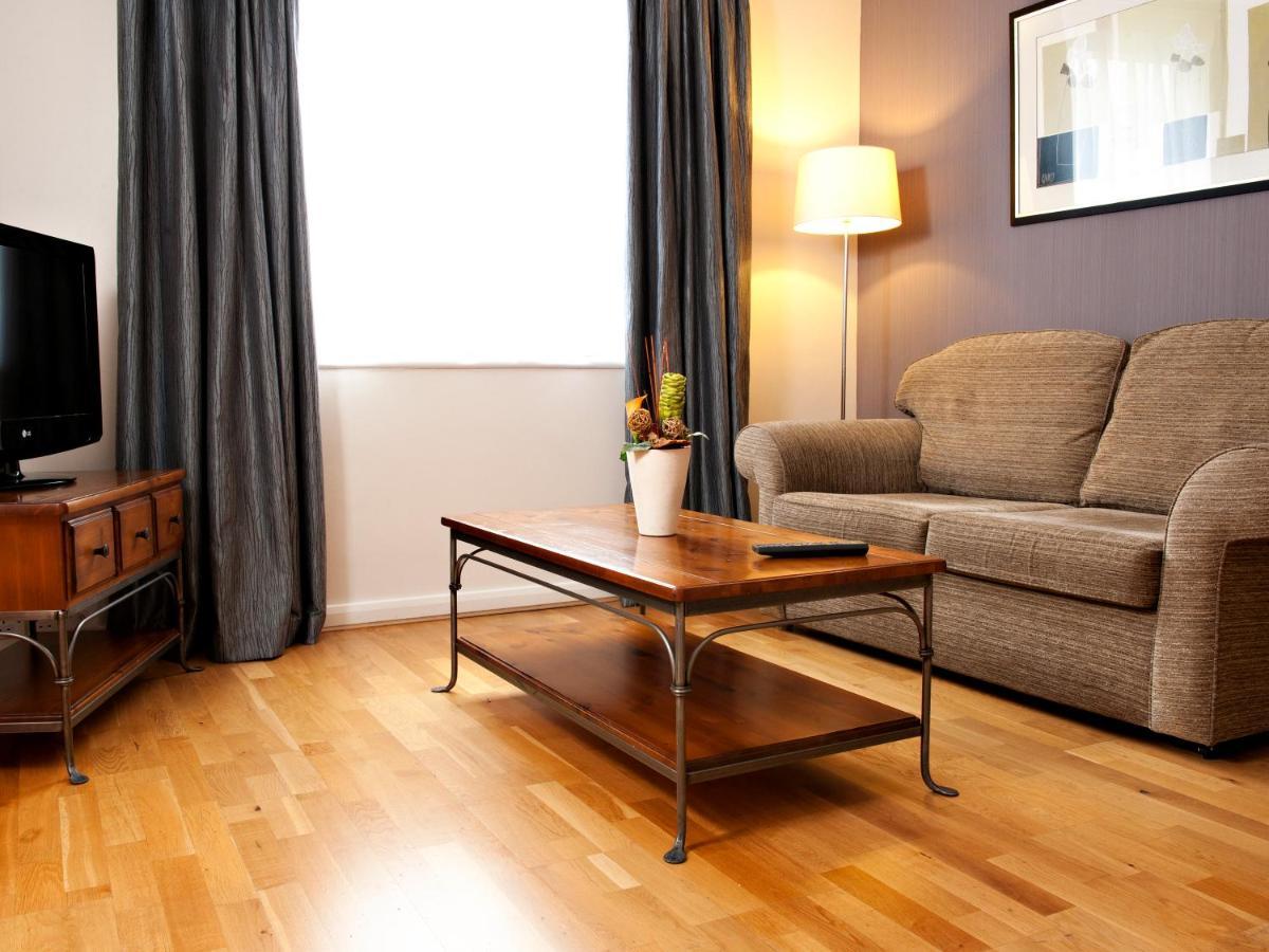 Suite mit 1 Schlafzimmer mit Kingsize-Bett und Stadtblick